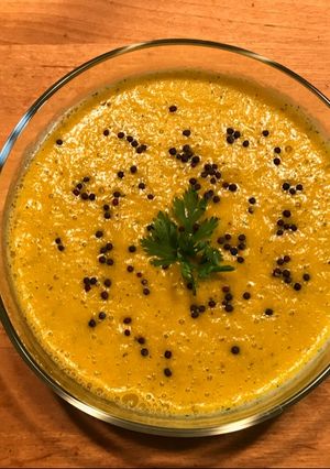 Foto principal de Crema de calabaza crudivegetariana