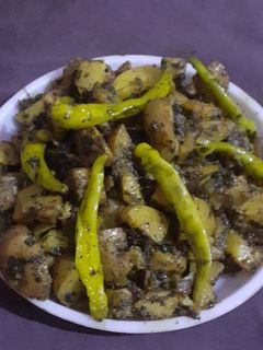 आलू मेथी (Aloo methi recipe in Hindi) रेसिपी मुख्य फोटो