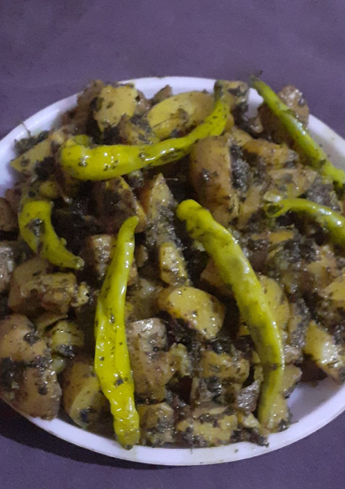आलू मेथी (Aloo methi recipe in Hindi) रेसिपी मुख्य फोटो