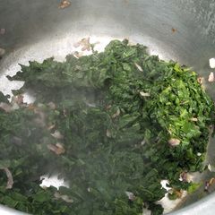 A picture of Fried pumpkin leaves.