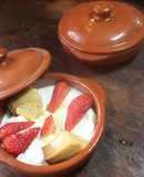 Fresas con yogur griego y flan 