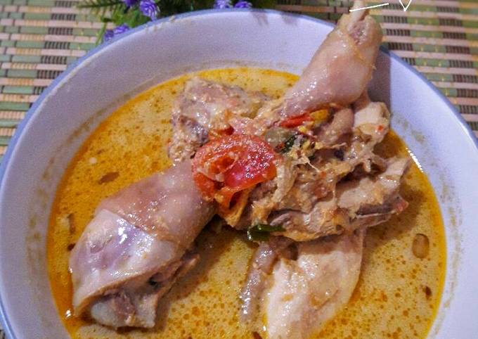 Opor ayam kampung