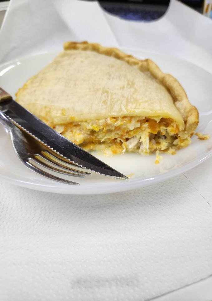 Una foto de Tarta rápida de pechuga y zanahoria
