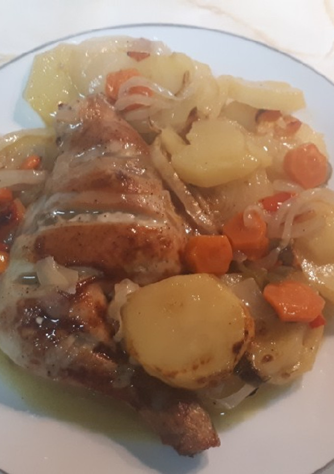 Una foto de Muslo de pollo asado al horno😋