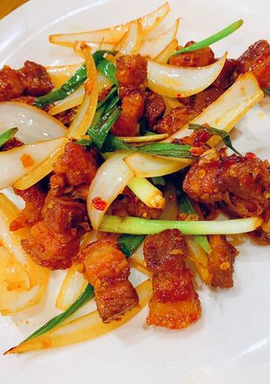 Hình của món Ba chỉ heo chiên giòn sốt nước mắm.