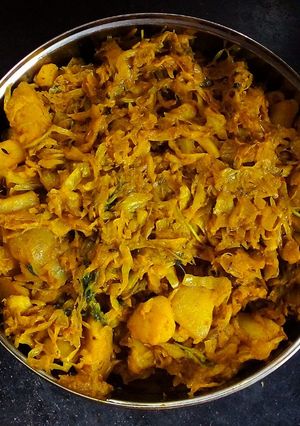 বাঁধাকপি ঘন্ট(bandhakopi ghonto recipe in Bengali) রেসিপির প্রধান ছবি