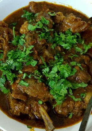 A picture of Bhuna mutton.