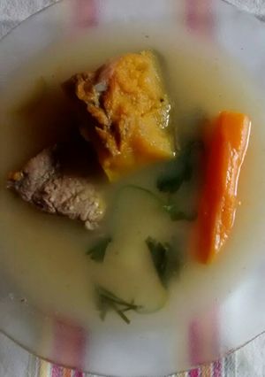 Una foto de Sopa de avena con verduras
