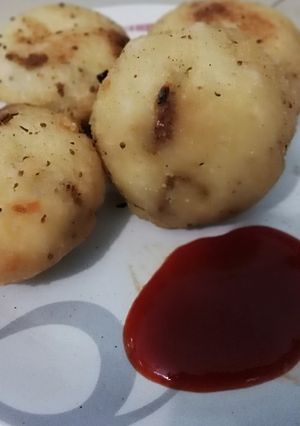A picture of Suji kachori.