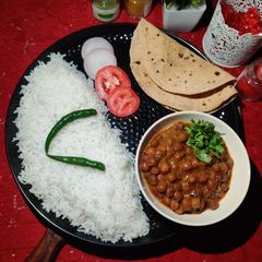 A picture of KALA CHANA SEMI DRY SABJI with ROTI & RICE...(Northindian style)...