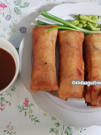 Bagaimana Membuat Lumpia Rebung Simpel
