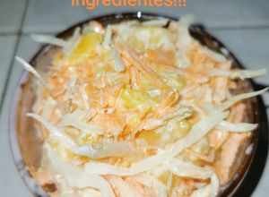Una foto de Ensalada dulce con pocos ingredientes !