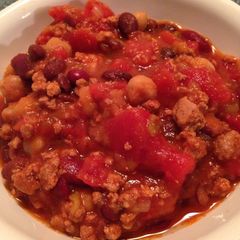 A picture of 3 bean turkey chili.