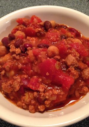A picture of 3 bean turkey chili.