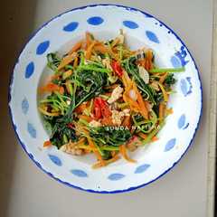 A picture of Tumis bayam wortel.