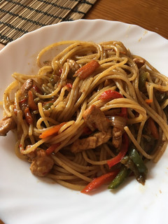 Una foto de Espaguetis orientales 🇨🇳