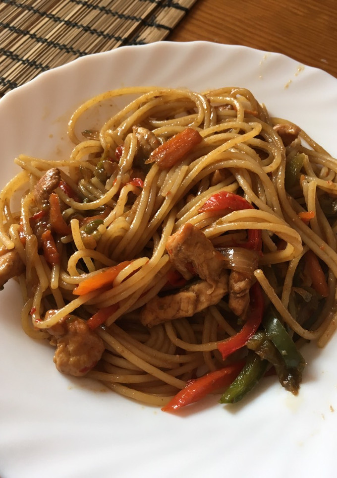 Una foto de Espaguetis orientales 🇨🇳
