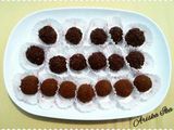 Bola bola biskuit 
