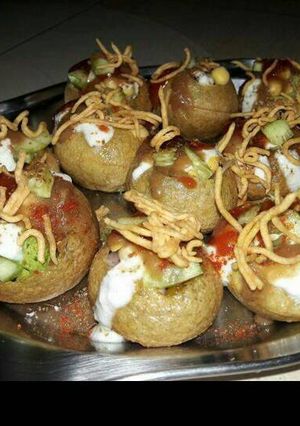 A picture of Bharwa Puchka / stuffed golgappa.