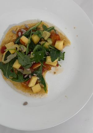 Una foto de Arepa con Hummus de Auyama y Durazno