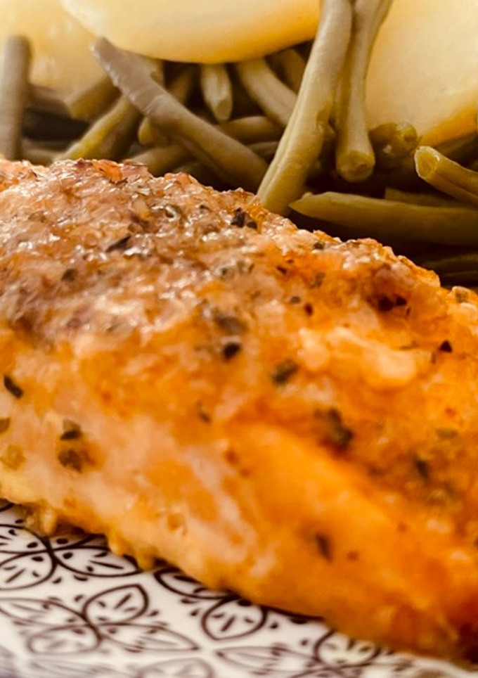 Una foto de Salmón al horno con Limón y Miel