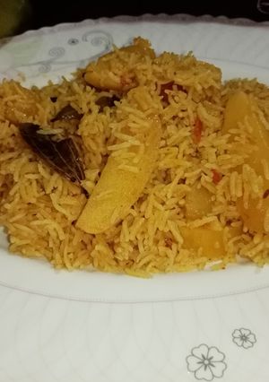 A picture of Special Aloo Tahiri 😋👌serve with Raita Wali Salad.