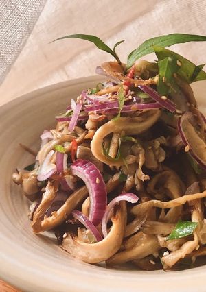 Hình của món 🌱 Gỏi Nấm Bào Ngư Thuần Chay (Vegan).