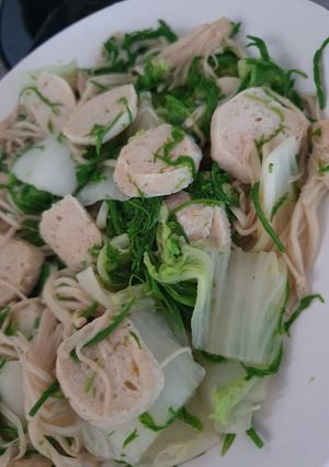 รูปของ ผัดชะอมผักกาดลูกชิ้นไก่