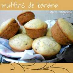Una foto de Muffins de banana con pasas y semillas de amapola