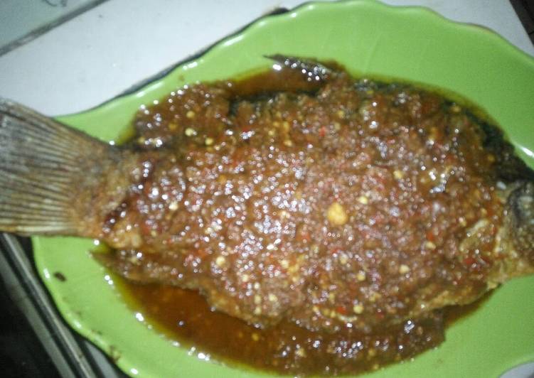 Cara mudah memasak Ikan mas bumbu tauco Lezat