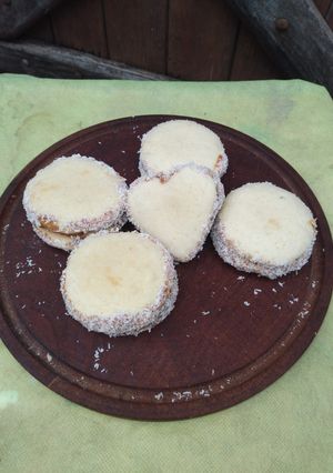 Una foto de Populares y fáciles alfajores maicena