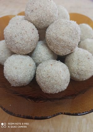 A picture of Rava Ladoo.
