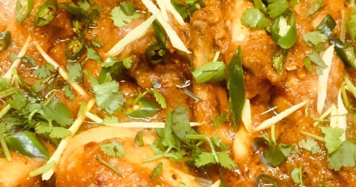 Chicken karahi Recipe by Maha azeem - Cookpad