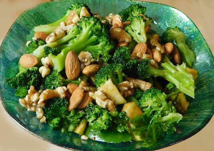 Recipe of Favorite A Green Salad with Garlic- Honey sauce dressing
