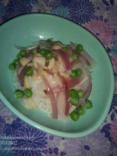 A picture of Scallop Soup with Rice.