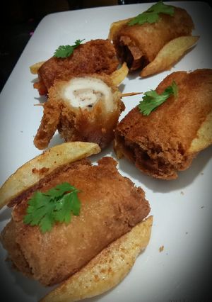 A picture of Chicken pin rolls.