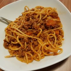 A picture of Slow cooker spaghetti Bolognese.