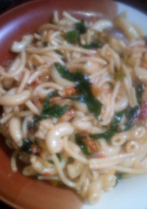 A picture of Spaghetti and macaroni.