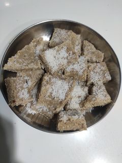 સીંગદાણા પાક (peanut pak Recipe in Gujarati) રેસીપી મુખ્ય ફોટો