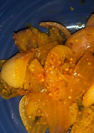 A picture of Onion pickle.