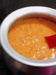 தக்காளி வெங்காய குழம்பு(onion tomato curry recipe in tamil) செய்முறை முக்கிய புகைப்படம்