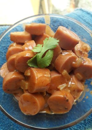 Una foto de Salchichas con crema y chipotle