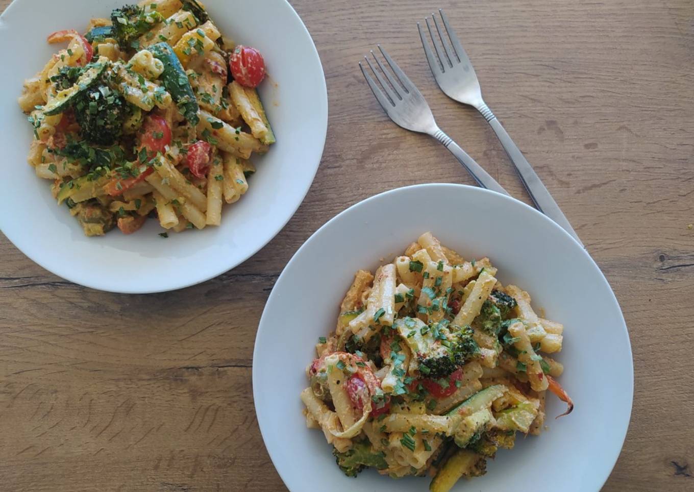 Sundried Tomato Pesto & Roast Veg Pasta