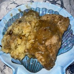 A picture of Cubby’s smothered chicken.