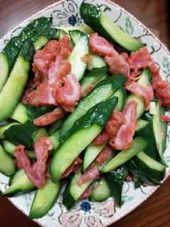 小黃瓜炒叉燒肉 的食譜成品照片