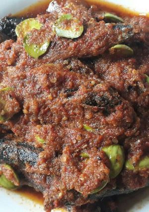 Foto resep Ikan asin cuwe balado pete