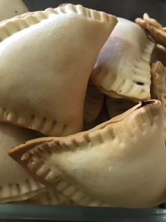 Una foto de Empanaditas de atún o empanadas de Vigilia