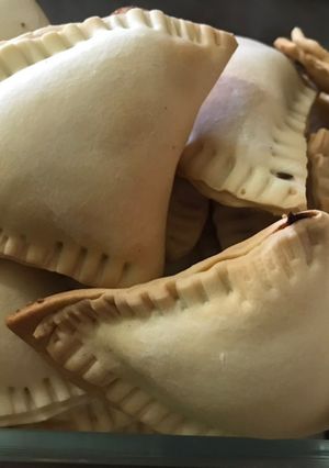 Una foto de Empanaditas de atún o empanadas de Vigilia