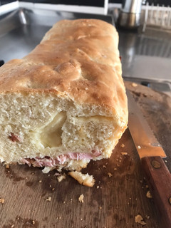 Una foto de Pan de sal con jamón dulce