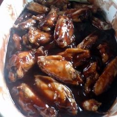 A picture of siracha cranberry bbq wings.